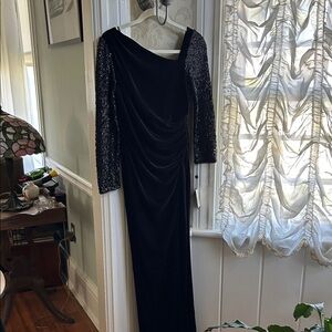Adrianna Papell Elegant Black Sequin Sleeve Dress